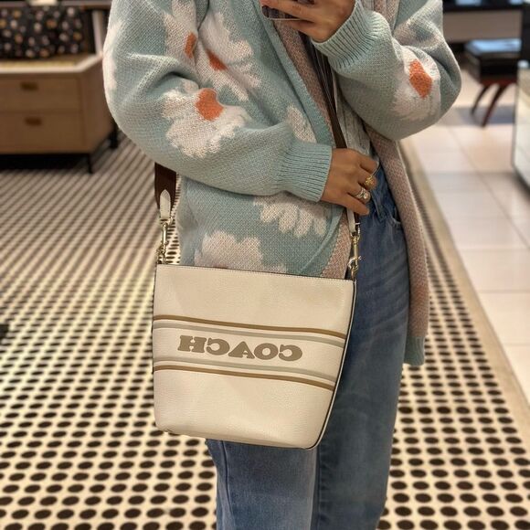 Bundle NWT Coach Logan Duffle bag and Corner zip Wristlet With Coach Stripe‎ - Picture 8 of 13